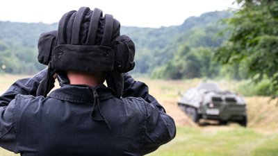 Воїни 24 ОМБр знищили бойову розвідувальну машину росіян (ВІДЕО)