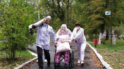 Соцмережі «підірвало» фото пацієнта з COVID-19 із української лікарні