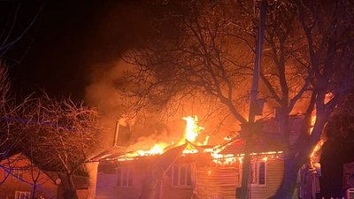 На Львівщині сусіди допомагали загасити пожежу