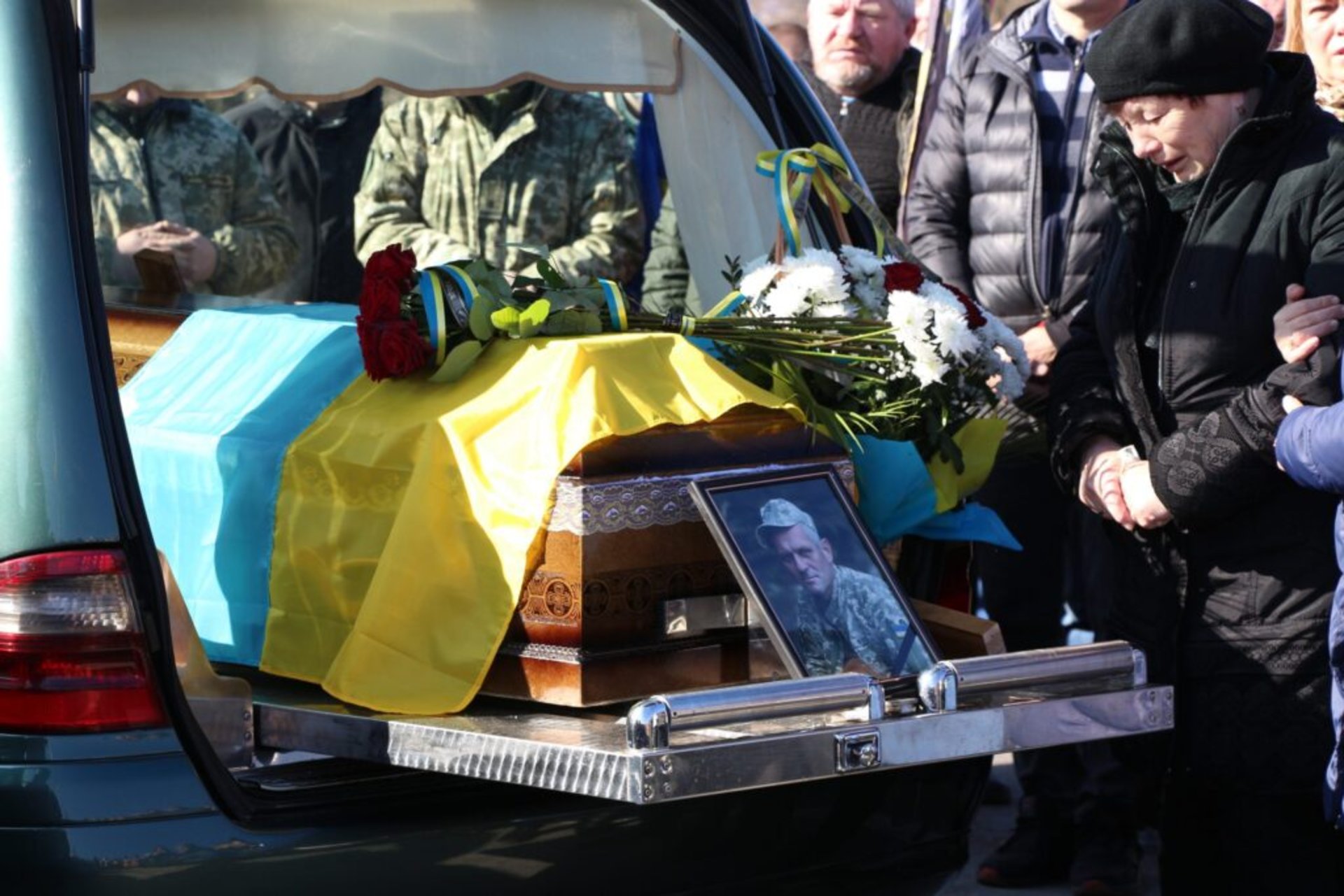 Дрогобиччина попрощалась із трьома полеглими Героями