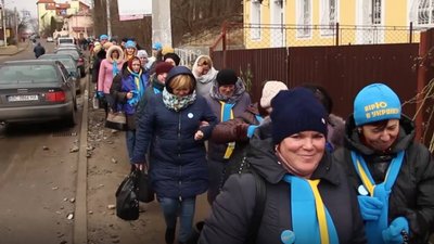 Як із Буська звозили до Червонограда бажаючих за 100 грн підтримати Тимошенко (ФОТО)