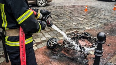 У центрі Львова ліквідували займання скутера