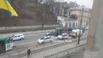 У центрі Львова трамвай збив людину (ФОТО)