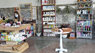 У Трускавці в бюветі мінеральних вод облаштували базар (ФОТО)