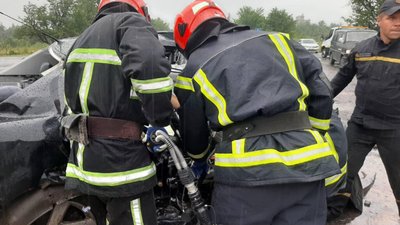 У ДСНС повідомили подробиці жахливої ДТП на трасі "Київ - Чоп" (ФОТО)