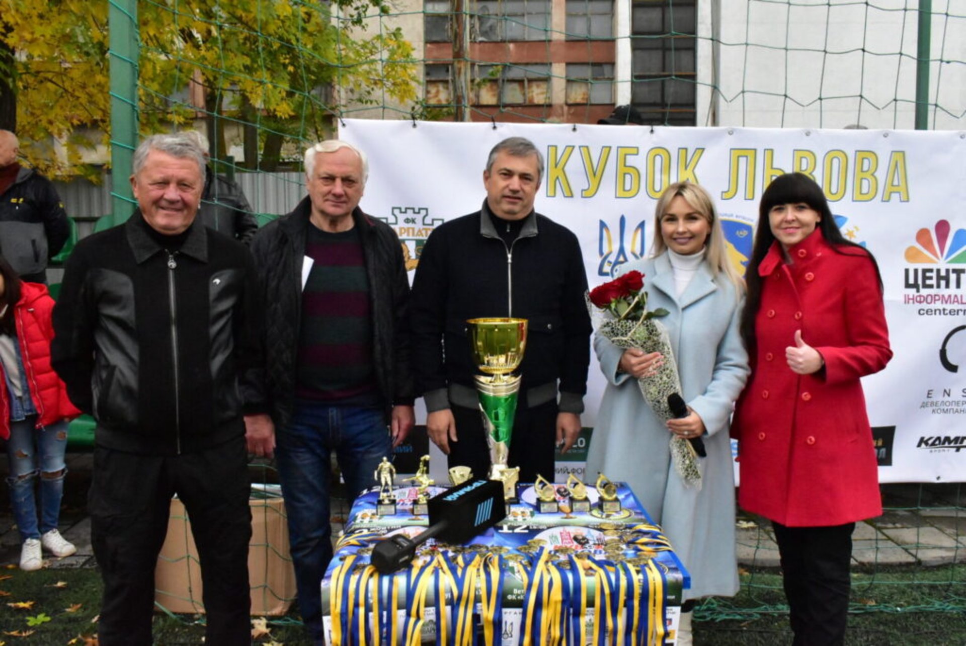Володарями благодійного матчу за Кубок Львова стали ветерани ФК «Карпат»