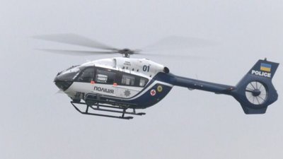 Гелікоптер для аеромедичної евакуації доставив у львівську лікарню немовля