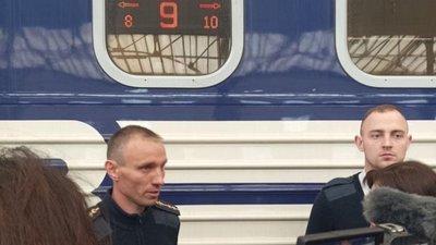 До Львова прибув потяг, який обстріляли у Херсоні (ФОТО)