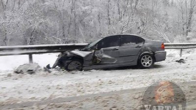 На трасі «Київ - Чоп» не розминулись автомобілі (ФОТО)