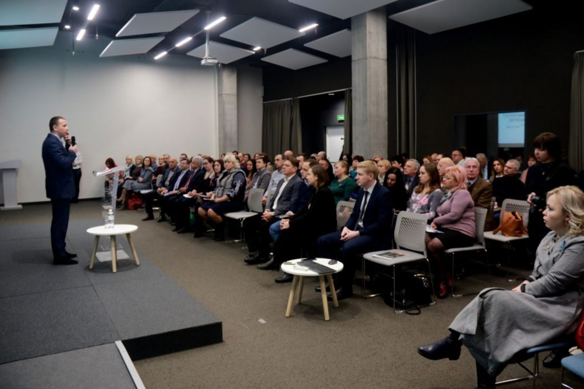 Звіт департаменту економічної політики Львівської ОДА, фото 4studio
