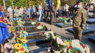 Львів вшановує захисників (ФОТО)
