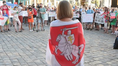 Українська влада має чітко визначитися з позицією щодо Білорусі, - Порошенко