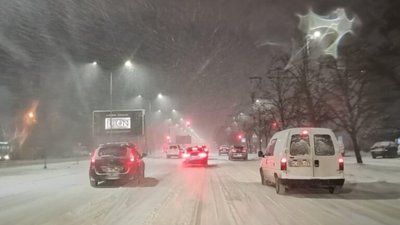 Через негоду обмежено рух вантажівок у семи регіонах