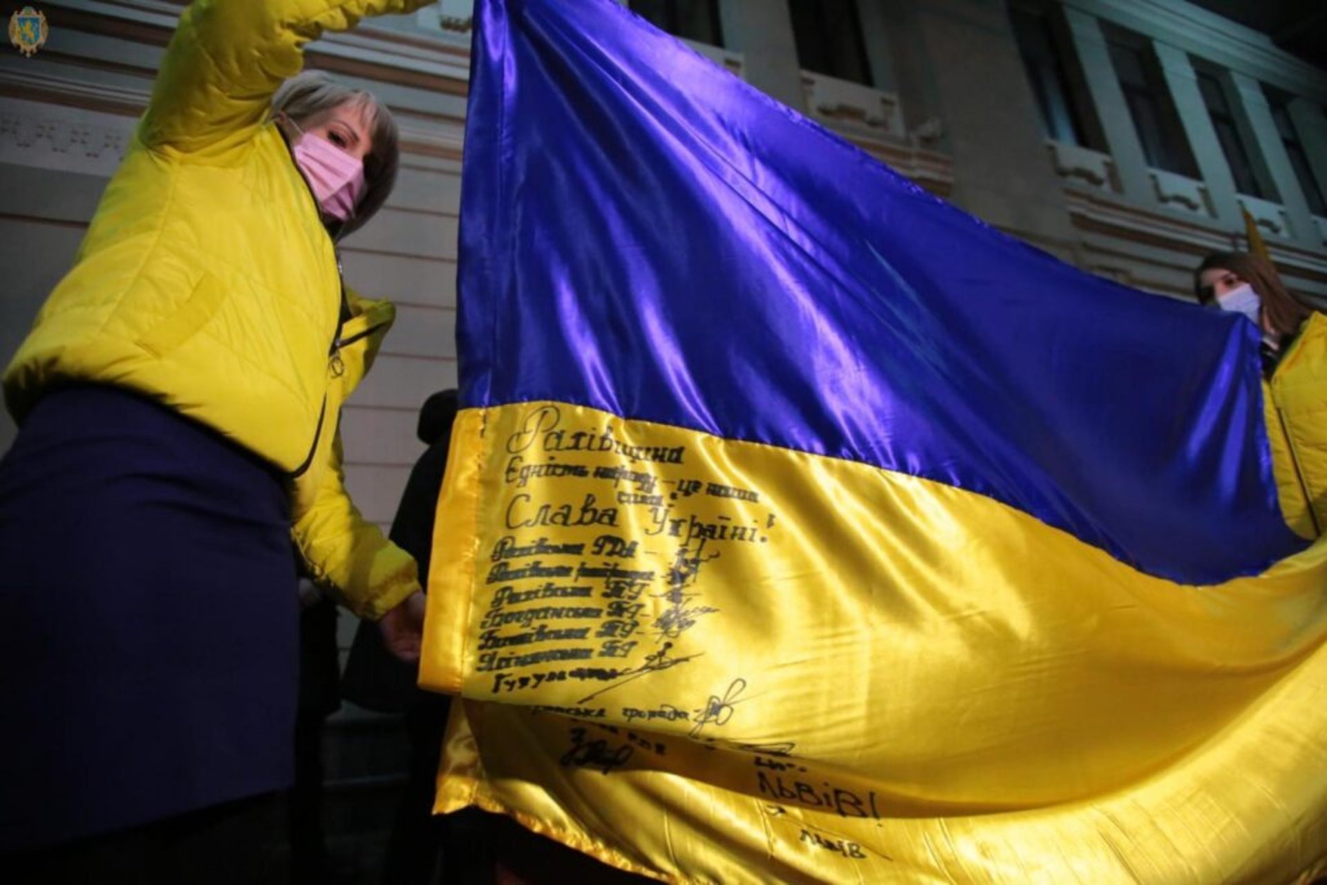 Путін не нападе: у Львові на вокзалі зустріли поїзд, фото ЛОДА