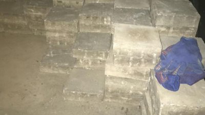 У Львові ремонтників вулиці Пекарської упіймали на крадіжці бруківки (ФОТО)