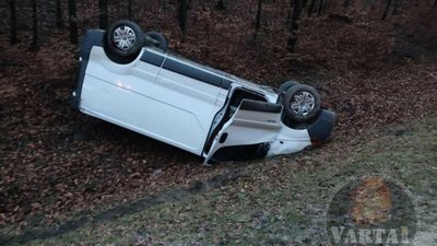 У Львові на об’їзній перекинувся бус (ФОТО)