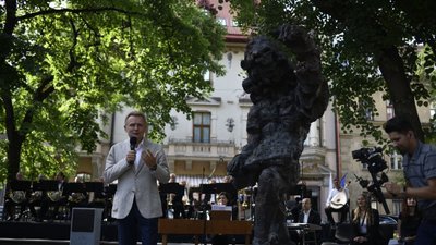 У Львові у четвер депутати розглянуть петицію про демонтаж скандального пам’ятника Моцарту