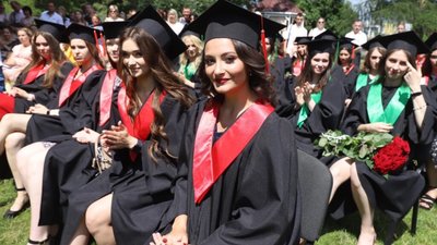 У Львівській медичній академії відбулася церемонія вручення дипломів (ФОТО)