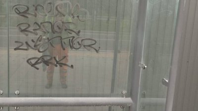 У Львові пошкодили зупинки маршруток