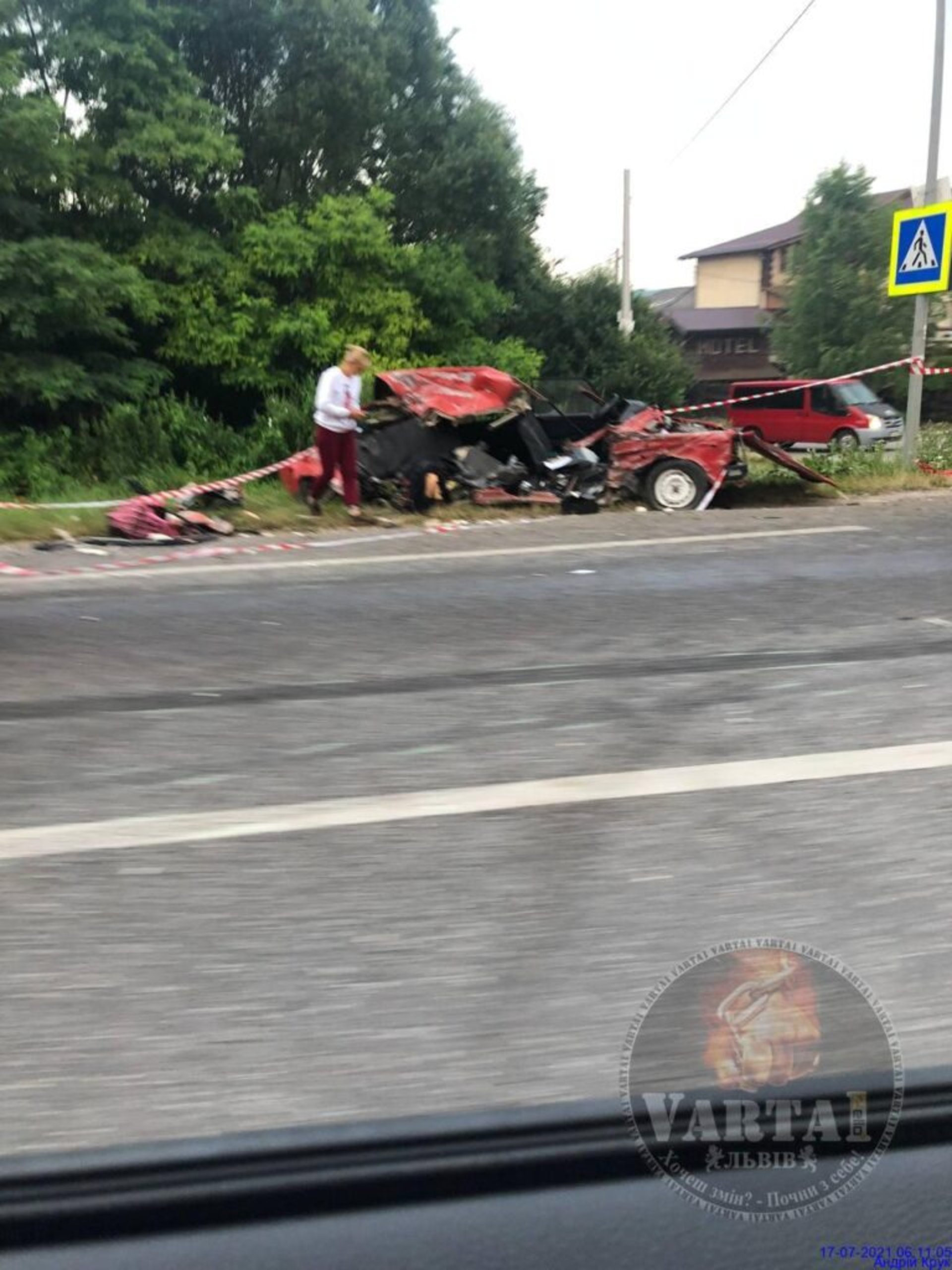 Біля Львова 17-річний водій без прав зіткнувся із вантажним автомобілем