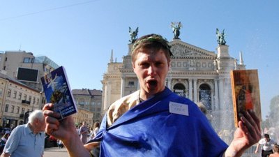 Легенда львівських вулиць Костя Грек презентує книгу про Львів "Досить бути провінцією..."