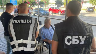 На Львівщині голова профспілки спокусився на 500 доларів хабара