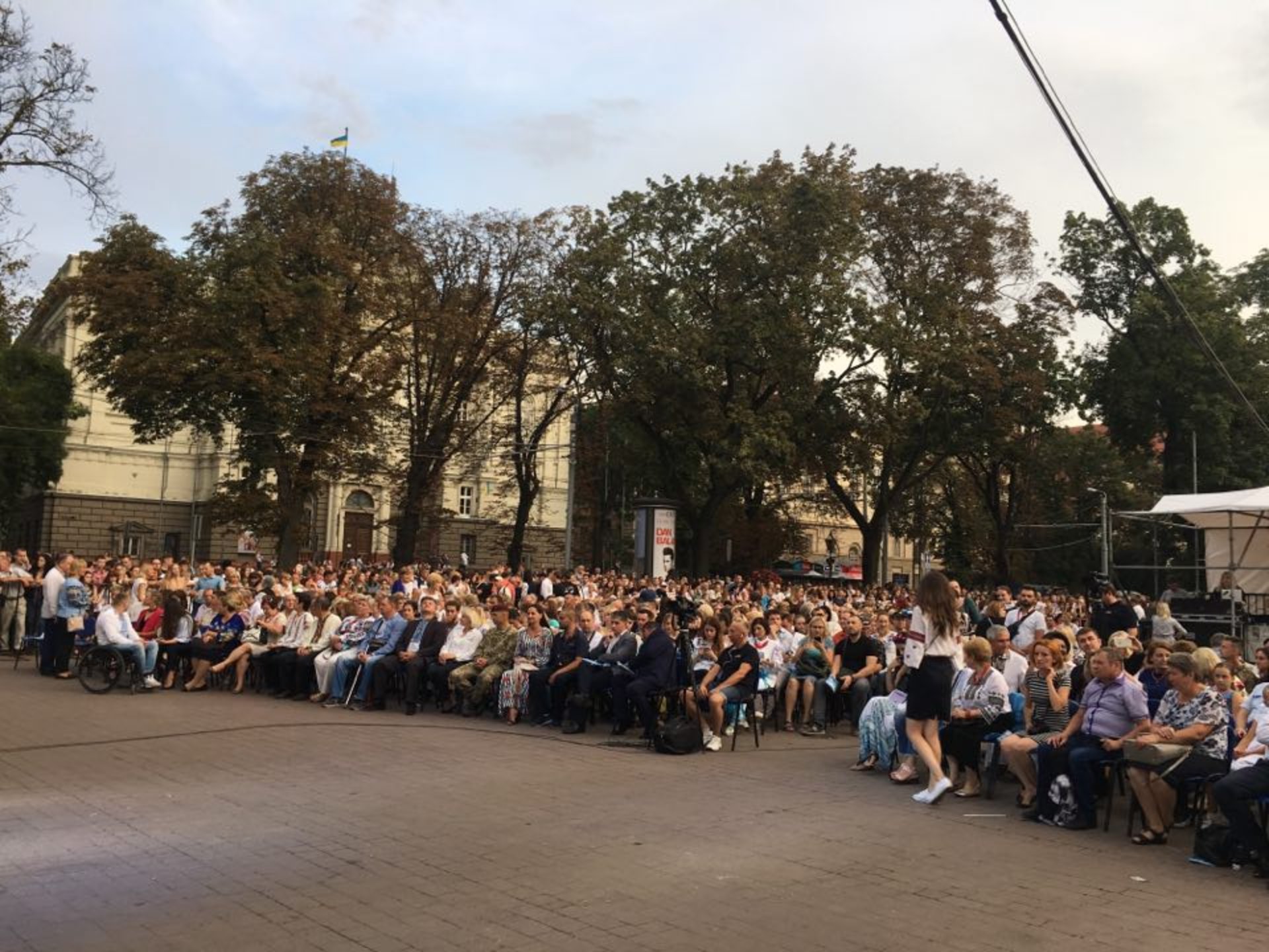 На площі перед Оперним театром стартував проект “Україна. Історія сили і перемоги”