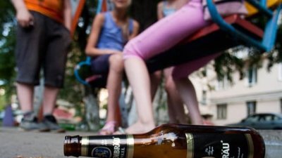 У дитячу лікарню Львова з алкогольним отруєнням потрапляє більше дівчат, – статистика