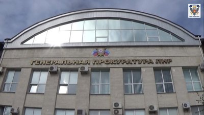 У Луганську військові взяли штурмом "генпрокуратуру" ЛНР