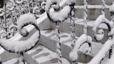 На трасі "Львів - Івано-Франківськ" ускладнений рух транспорту через снігопад