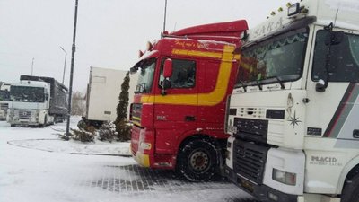 Водіям: на Львівщині працює 51 пункт відстою автомобілів