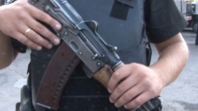 На Львівщині поліцейські охорони затримали двох молодиків за скоєння пограбування