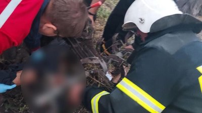 На Львівщині ногу чоловіка затягнуло у мотоблок