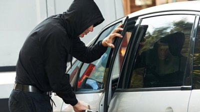 У Городку неповнолітній намагався викрасти автомобіль