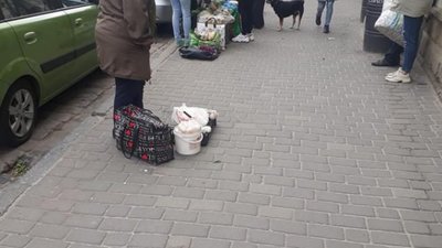 У Львові відновилась стихійна торгівля (ФОТО)