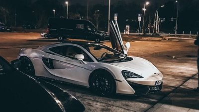Вулицями Рівного їздить суперкар McLaren (ФОТО)