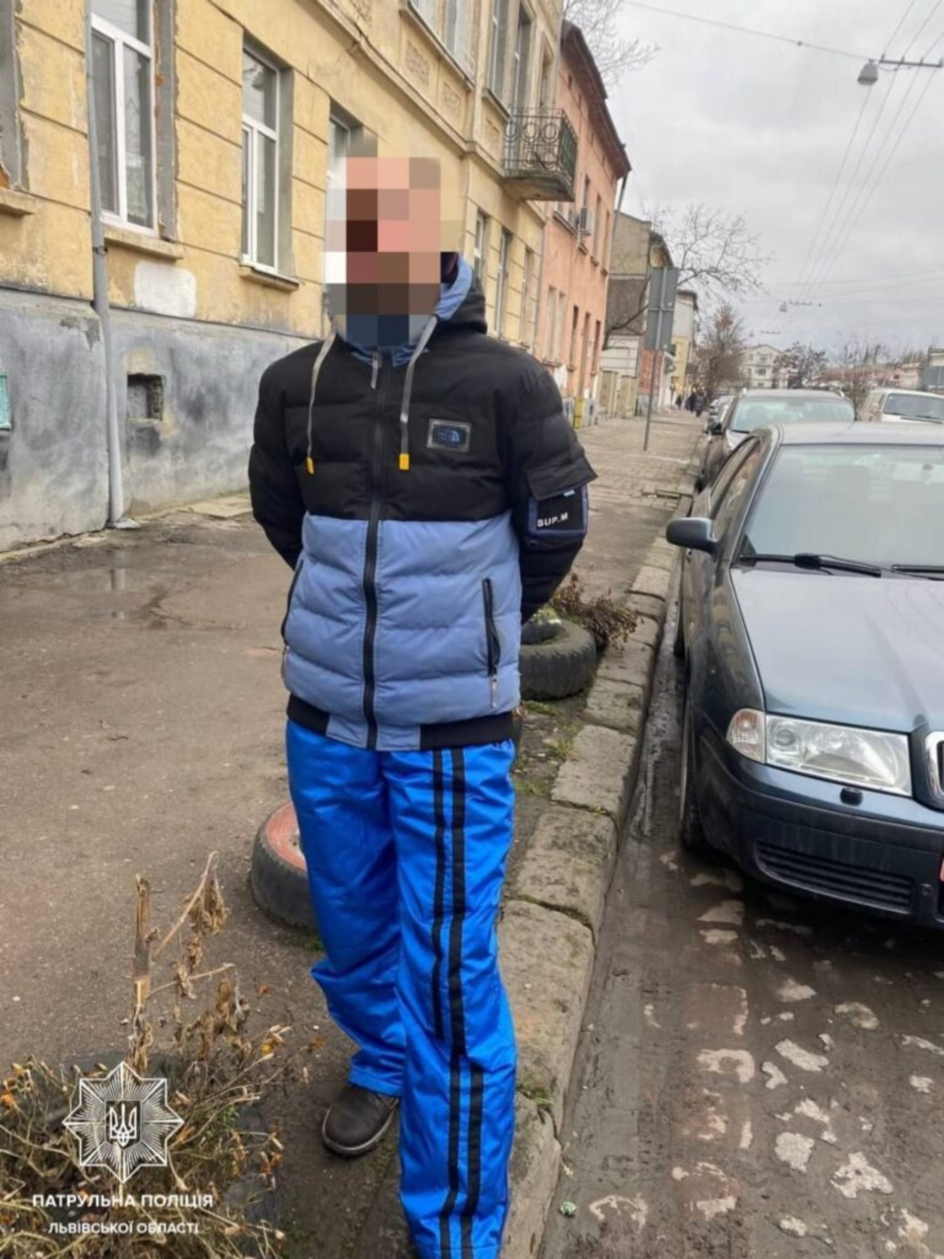 У центрі Львова під час фотосесії зухвало обікрали двох дівчат