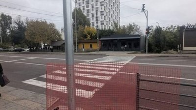 У Львові велосипедисти можуть не розминутись із стовпом
