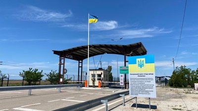 Захист узбережжя від десантників: біля окупованого Криму пройшли військові навчання (ВІДЕО)