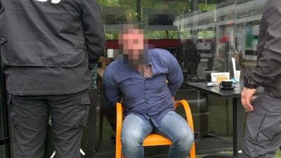 СБУ затримала у Києві громадянина рф, який продавав документи для виїзду ухилянтів за кордон