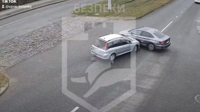 У Львові на Княгині Ольги не розминулись автомобілі (ВІДЕО)