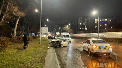 У Львові два автомобілі перетворились на металобрухт (ФОТО)