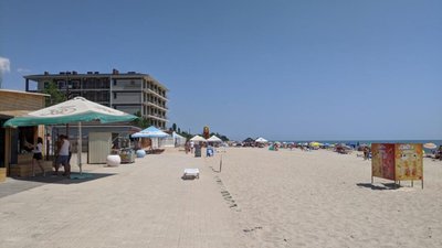 На українських пляжах рятувальники здають плавзасоби в оренду для «бананів»