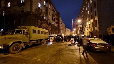 Поліція оточила вулицю Банкову у Києві (ФОТО)