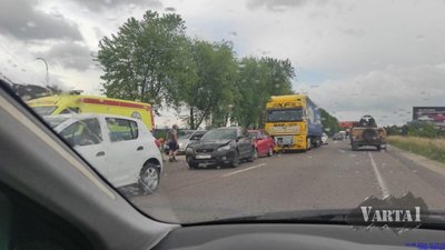 У Львові на обʼїзній не розминулись автомобілі