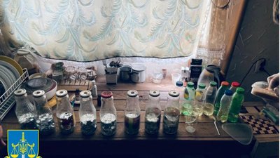 На Львівщині жінка вдома облаштувала нарколабораторію (ФОТО)