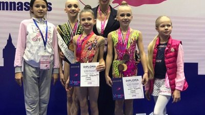 Львівська гімнастка Христина Погранична здобула п’ять медалей на турнірі в Дубаї