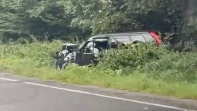 На Львівщині автомобіль злетів з траси: четверо травмованих (ФОТО)