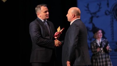 Порошенко відзначив почесними нагородами двох заньківчан