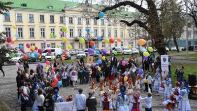 Львівщина долучилась до Всеукраїнської акції-флешмобу до Дня усиновлення (ВІДЕО)